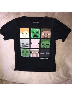 Minecraft mojang size 4 tee damaged